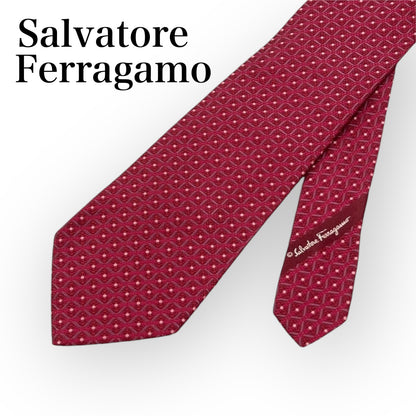 Salvatore Ferragamo サルヴァトーレフェラガモ ネクタイ レッド ピンク ドット シルク100％