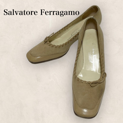 【傷や汚れあり】Salvatore Ferragamo サルバトーレフェラガモ パンプス リボン ベージュ スエード サイズ5 202406-0192