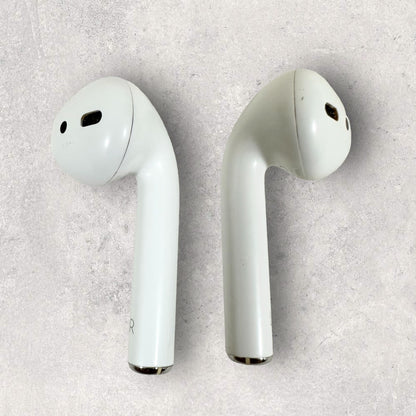 【ケースに汚れあり・動作確認済み】Apple アップル AirPods  (第2世代)  イヤホン A1602 202406-0291