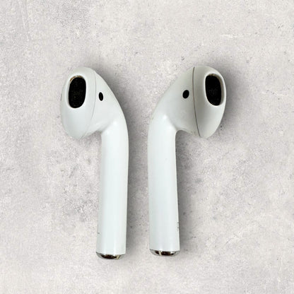 【ケースに汚れあり・動作確認済み】Apple アップル AirPods  (第2世代)  イヤホン A1602 202406-0291