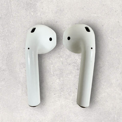 【ケースに汚れあり・動作確認済み】Apple アップル AirPods  (第2世代) イヤホン A1602 202406-0290