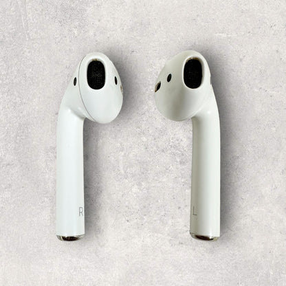 【ケースに汚れあり・動作確認済み】Apple アップル AirPods  (第2世代)  イヤホン A1602 202406-0291