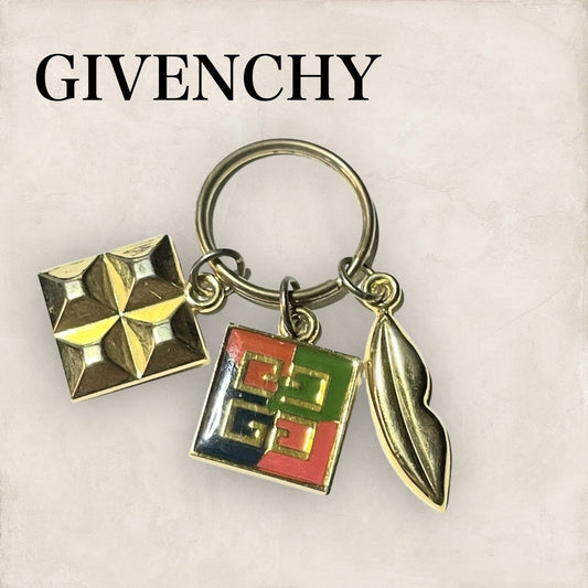 【美品】GIVENCHY ジバンシー キーリング チャーム ゴールド 202406-0278