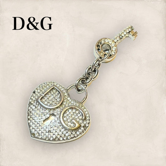 【訳あり】D&G Dolce&Gabbana ドルチェアンドガッパーナ キーチャーム ステンレス シルバー 202406-0269