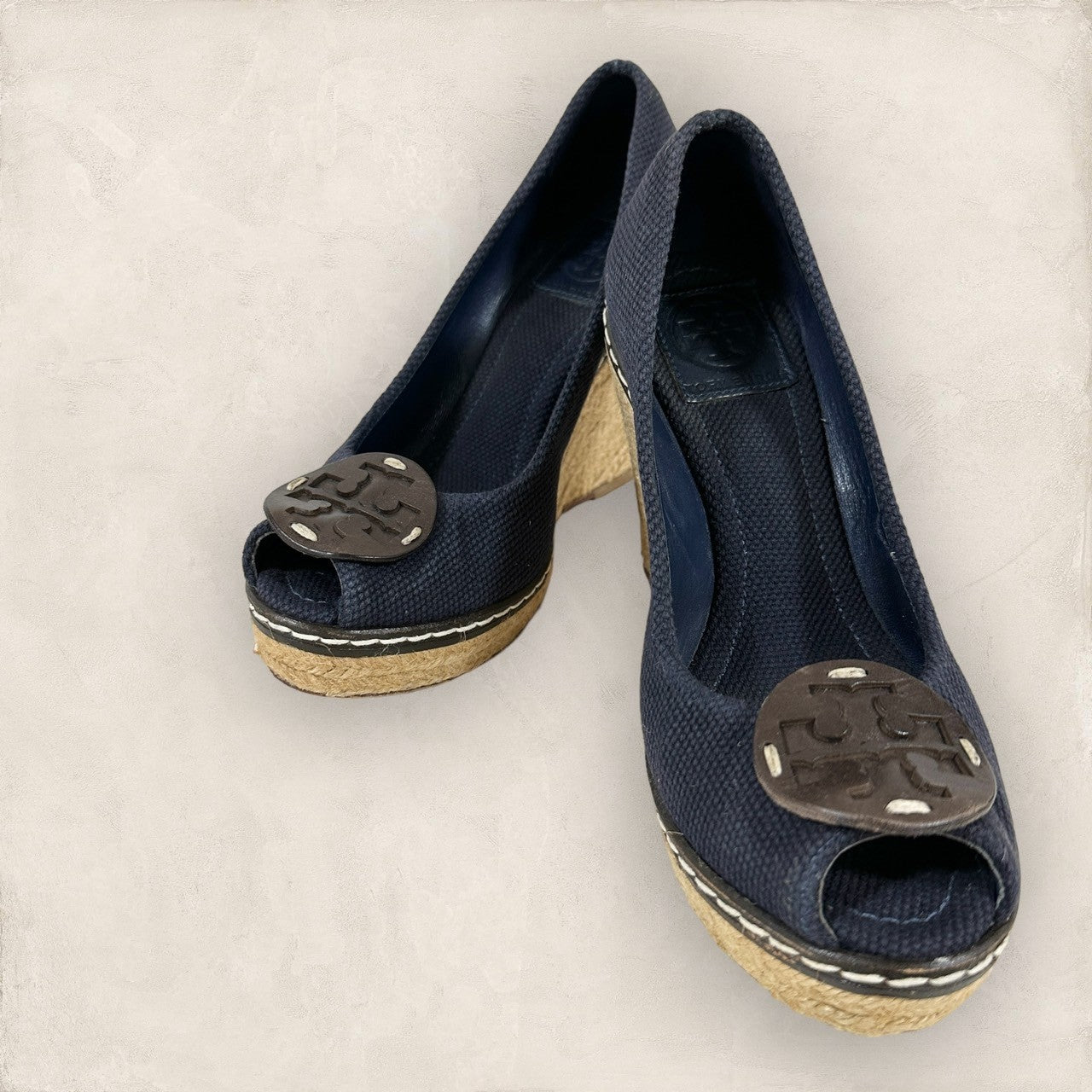 【使用感あり】Tory Burch トリーバーチ オープントゥ パンプス ウェッジソール キャンバス ネイビー 紺  サイズ 6 1/2 23.5cm相当202406-0172