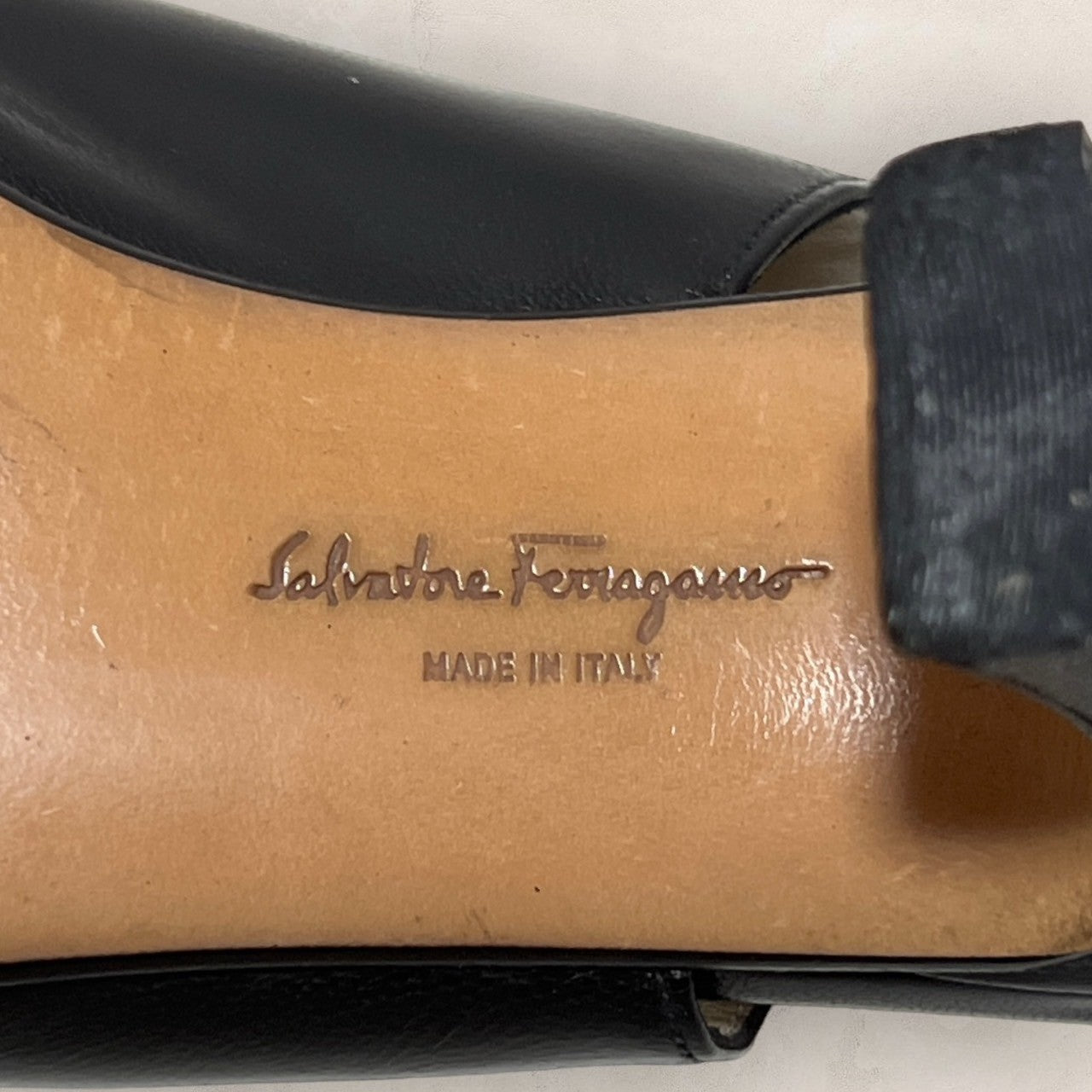 【傷汚れあり】Salvatore Ferragamo サルバトーレフェラガモ パンプス リボン ブラック 黒 ストラップ サイズ5 1/2 202406-0193