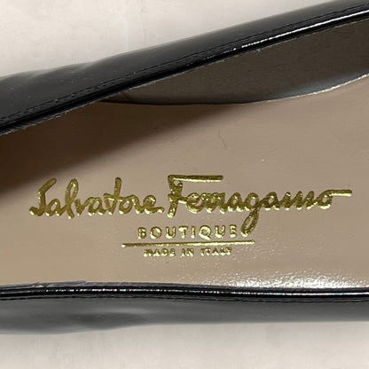 【少し汚れあり・箱付き】Secondino Ferragamo サルバトーレフェラガモ ローファー エナメル リボン ブラック 黒 箱付き レディース サイズ9 202406-0195