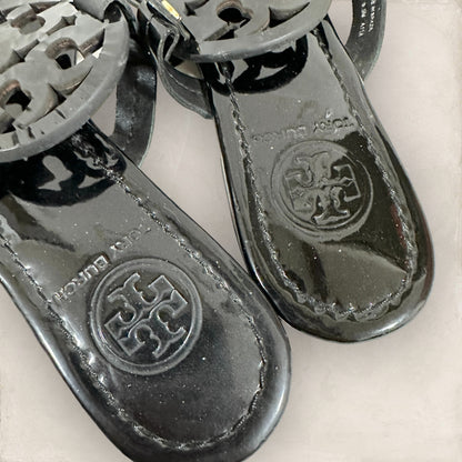 【美品・箱付き】Tory Burch トリーバーチ サンダル エナメル ロゴ ブラック 黒 サイズ6.5 202406-0187