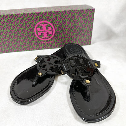 【美品・箱付き】Tory Burch トリーバーチ サンダル エナメル ロゴ ブラック 黒 サイズ6.5 202406-0187