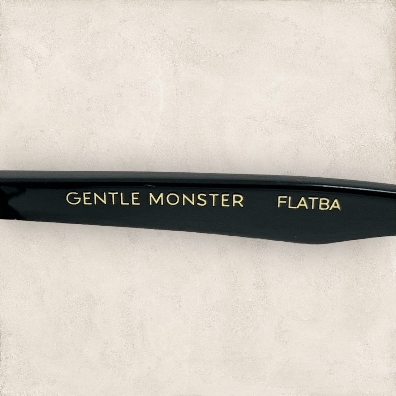 【歪みあり】GENTLE MONSTER ジェントルモンスター サングラス ブラック 黒  202406-0359