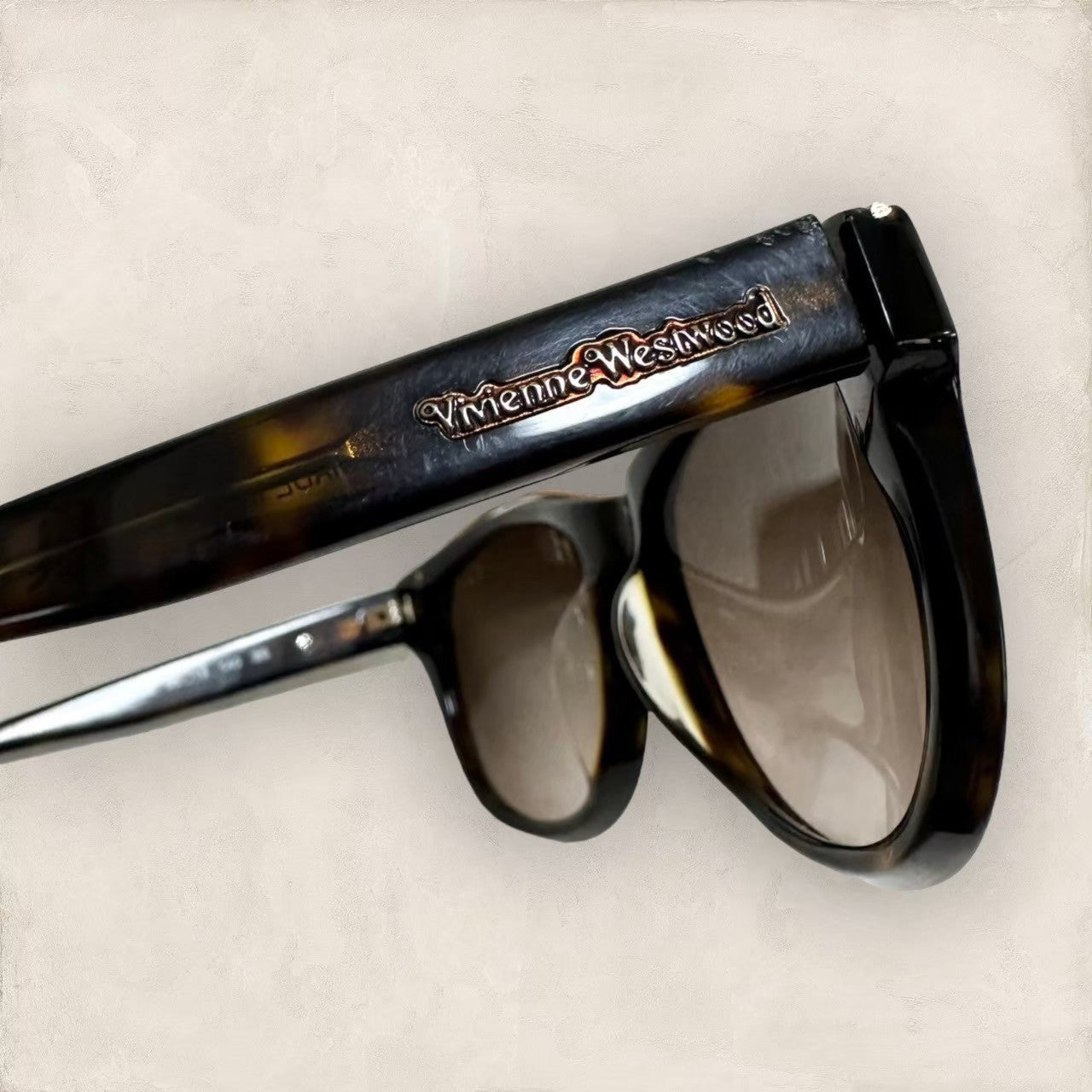 【目立った傷や汚れなし】Vivienne Westwood ヴィヴィアンウェストウッド ベッコウフレーム サングラス 202405-0106